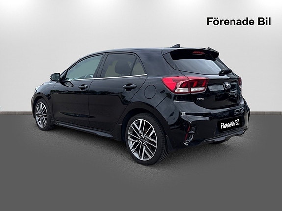 Kia Rio 6 of 17