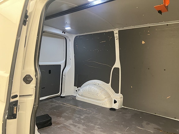 Volkswagen Transporter 14 of 30