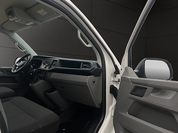 Volkswagen Transporter 27 of 30