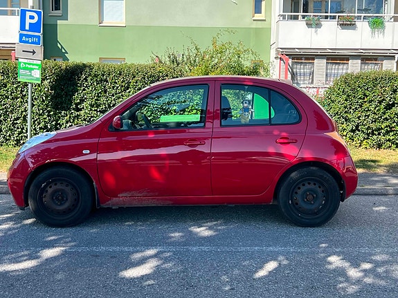 Nissan Micra 2 of 4