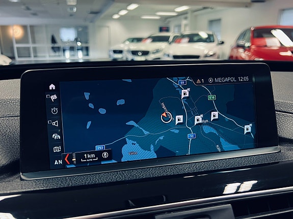 BMW 330i 24 of 27