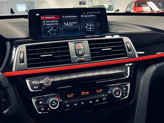 BMW 330i 21 of 27