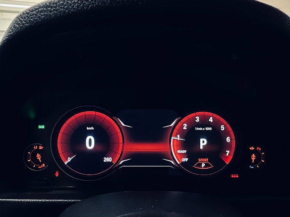 BMW 330i 17 of 27