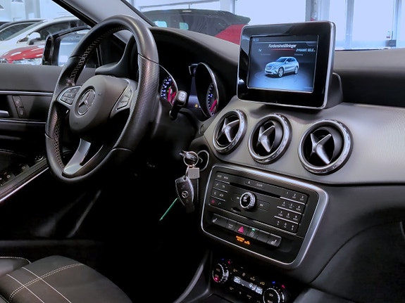 Mercedes-Benz GLA200 d 12 of 15
