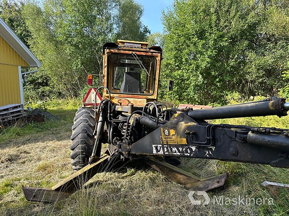 Traktorgrävare Volvo BM 616B 9 of 27