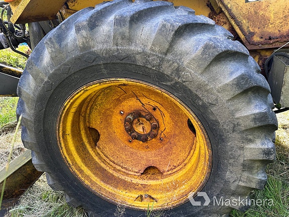 Traktorgrävare Volvo BM 616B 23 of 27