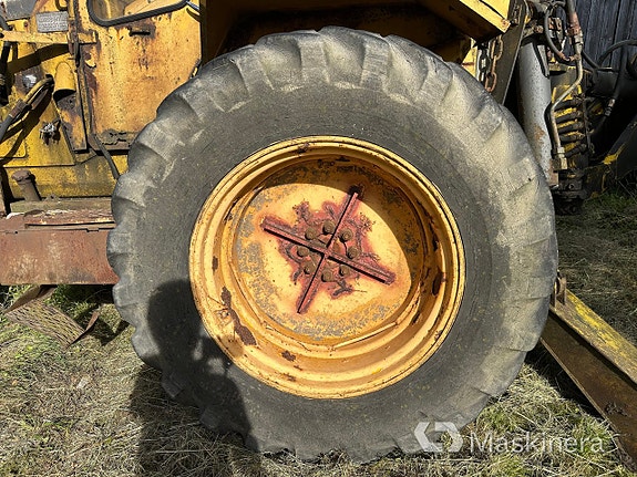 Traktorgrävare Volvo BM 616B 13 of 27