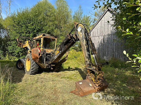 Traktorgrävare Volvo BM 616B 3 of 27