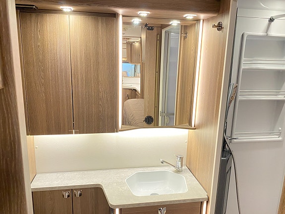 Kabe TM I 810 LT (Cinderella+AC+Hydben+Invert+Litium+Aut) 20 of 24
