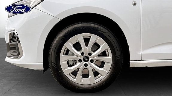 Ford Transit Connect 18 of 23