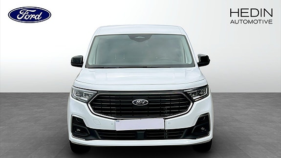 Ford Transit Connect 16 of 23