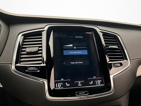 Volvo XC90 27 of 30