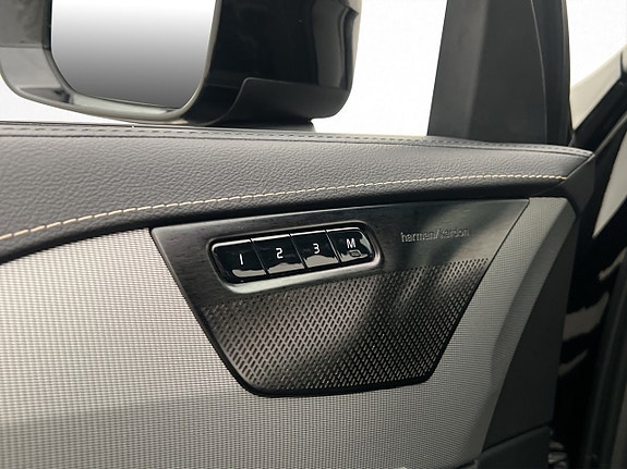 Volvo XC90 19 of 30