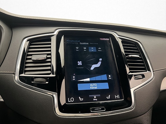 Volvo XC90 26 of 30