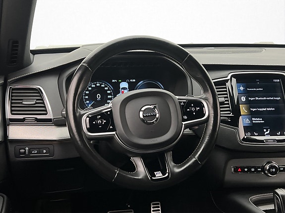 Volvo XC90 13 of 30