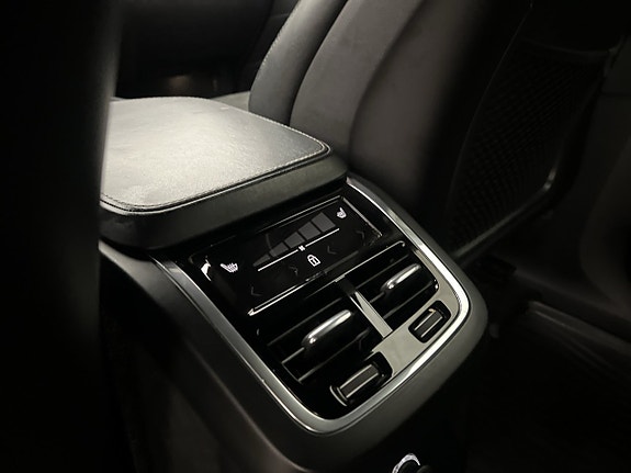Volvo XC90 17 of 30