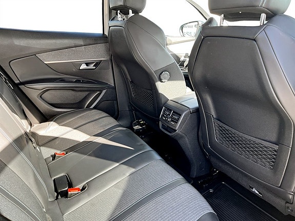 Peugeot 3008 12 of 16