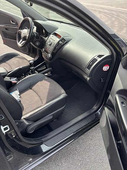Kia Ceed 6 of 8