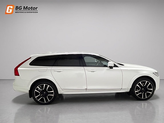 Volvo V90 Cross Country 3 of 25