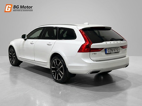 Volvo V90 Cross Country 6 of 25