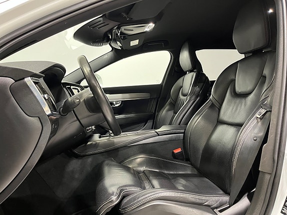 Volvo V90 Cross Country 9 of 25