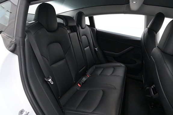 Tesla Model 3 25 of 27
