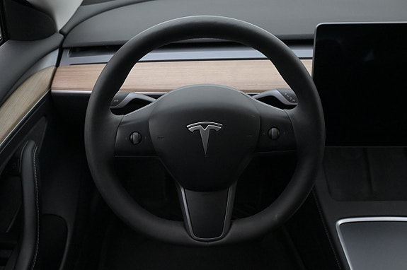 Tesla Model 3 7 of 27