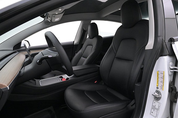 Tesla Model 3 9 of 27