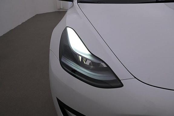 Tesla Model 3 26 of 27