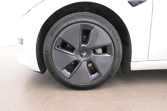 Tesla Model 3 27 of 27