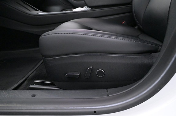 Tesla Model 3 11 of 27