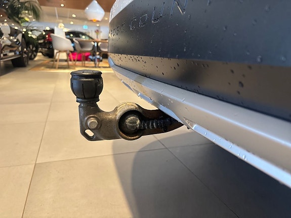 Volvo V90 Cross Country 2 of 3