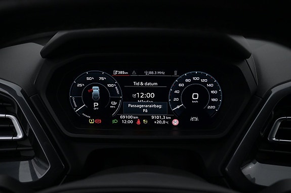 Audi Q4 e-tron 9 of 27