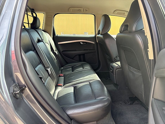 Volvo V70 13 of 20