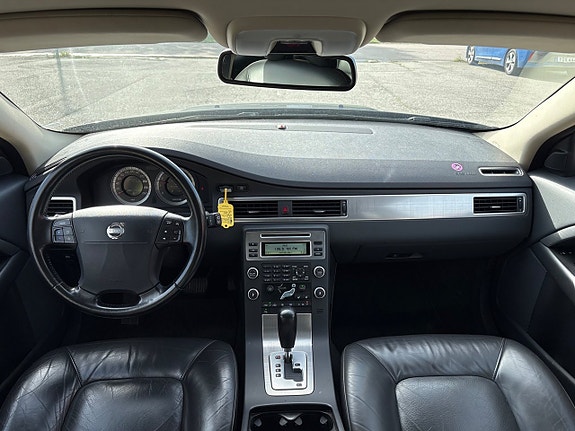 Volvo V70 7 of 20