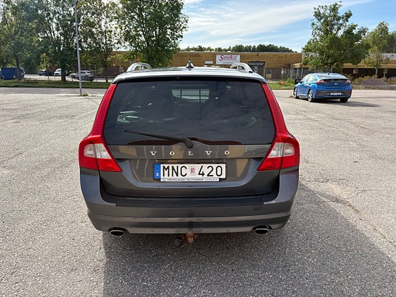 Volvo V70 3 of 20
