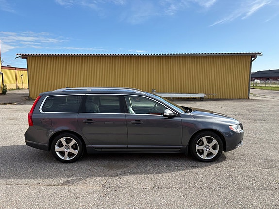 Volvo V70 4 of 20
