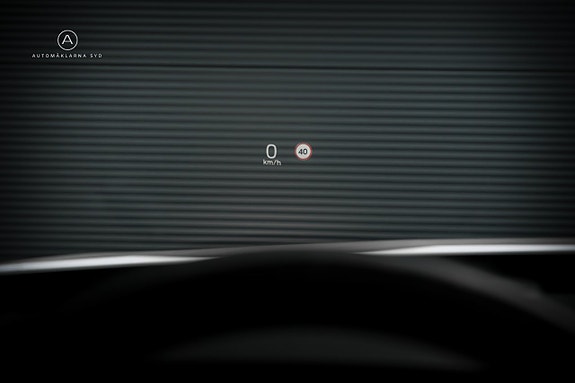Volvo XC90 8 of 29
