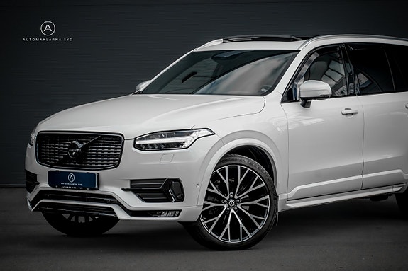 Volvo XC90 3 of 29