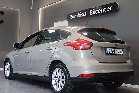 Ford Focus 12 of 24