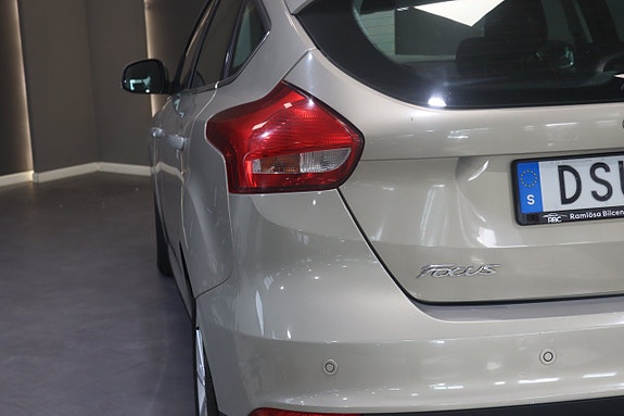 Ford Focus 11 of 24