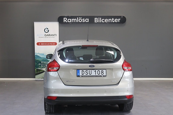 Ford Focus 10 of 24