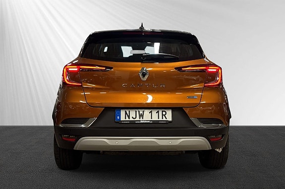 Renault Captur 2 of 9