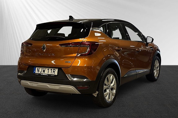 Renault Captur 3 of 9