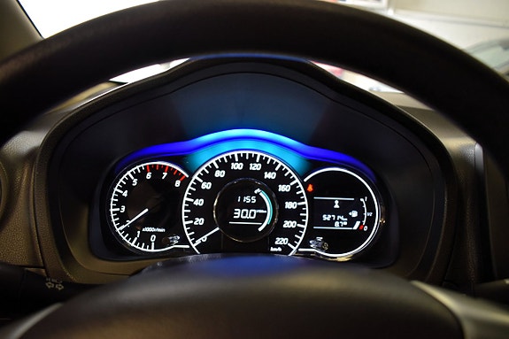 Nissan Note 2 of 8