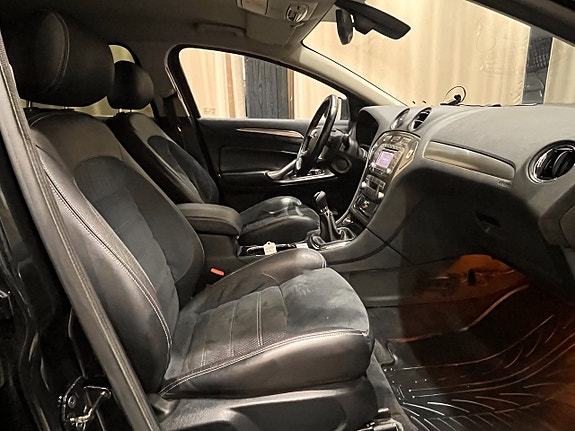 Ford Mondeo 12 of 15