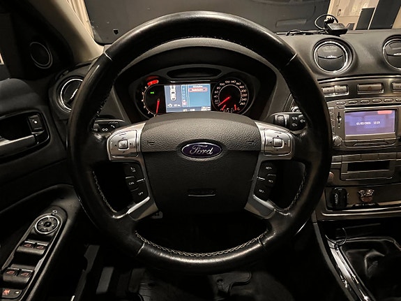 Ford Mondeo 15 of 15