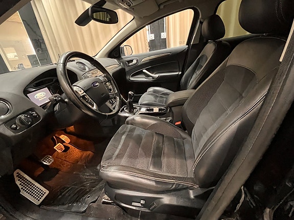 Ford Mondeo 13 of 15