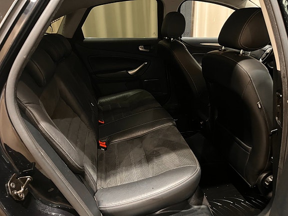 Ford Mondeo 10 of 15