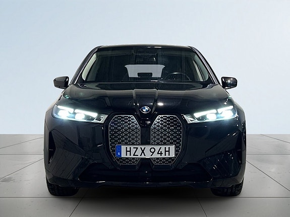 BMW iX 2 of 26